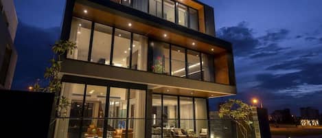 숙박 시설 정면