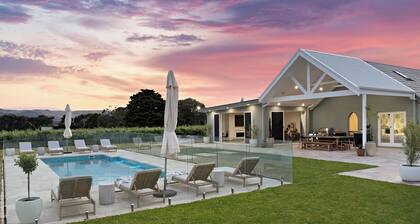 Pethick House: Estate amongst the vineyards