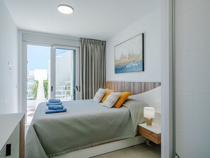 2 Schlafzimmer, Schreibtisch, Bügeleisen/Bügelbrett, WLAN