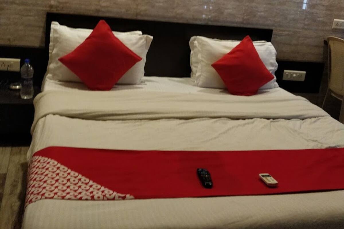 WiFi (free), bed sheets
