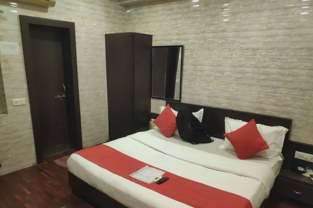 Classic Triple Room | WiFi (free), bed sheets