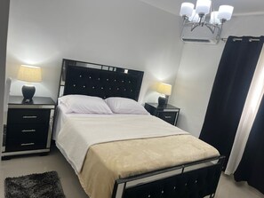3 bedrooms, iron/ironing board, WiFi, bed sheets