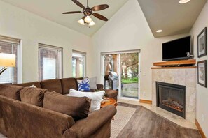 TV connectée, cheminée