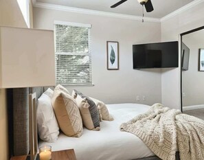 2 bedrooms, desk, iron/ironing board, travel cot