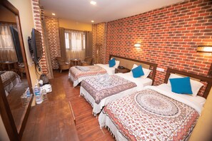 Standard Triple Room | Soundproofing, free WiFi