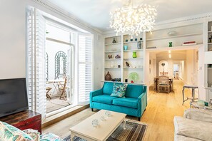 基本公寓 | 起居區 | 電視