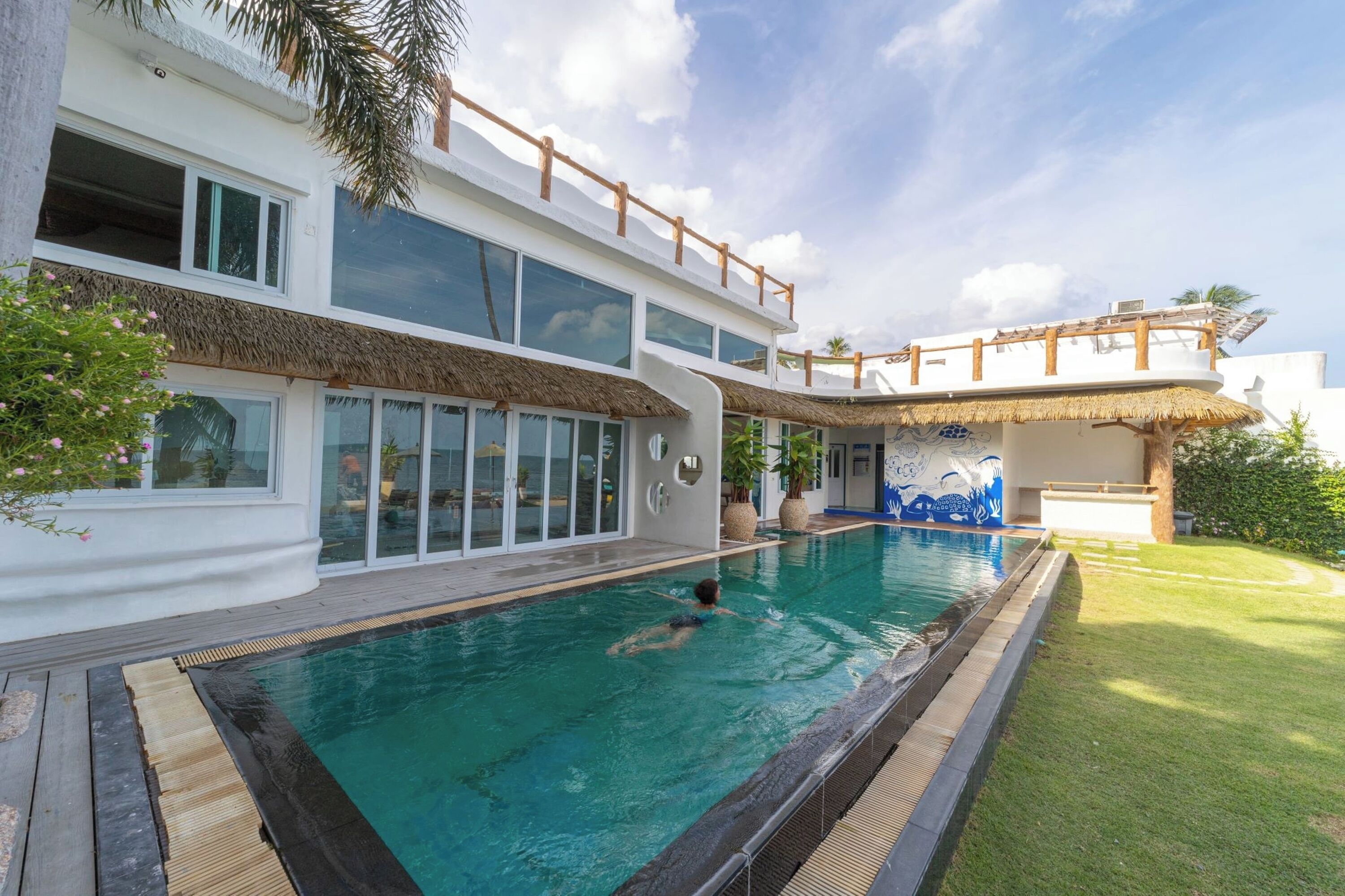 حمّام سباحة خارجي