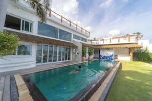 Outdoor pool - The Rock Samui Poshtel Lamai Beach (Koh Samui)