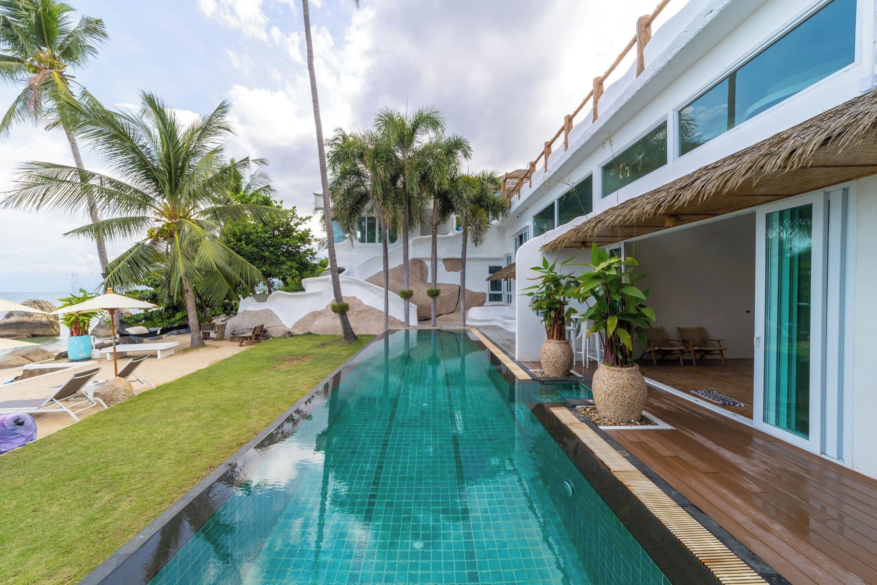 حمّام سباحة خارجي