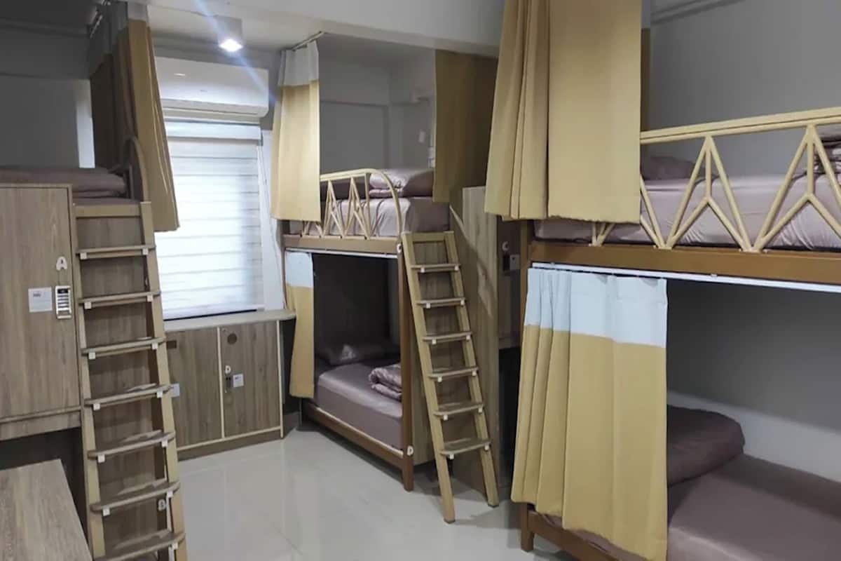 Pemandangan dari bilik