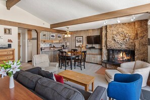 TV, fireplace