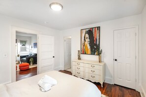Desk, iron/ironing board, WiFi, bed sheets - Walkable City Trendy Hideout for Foodies - 3BR-2BA (Charlotte)
