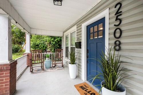 Walkable City Trendy Hideout for Foodies - 3BR-2BA