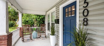 Walkable City Trendy Hideout for Foodies - 3BR-2BA