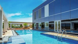 Pool - New Luxury spacious 1BR at Sky Gardens 4 pers DIFC Dubai (Dubai)