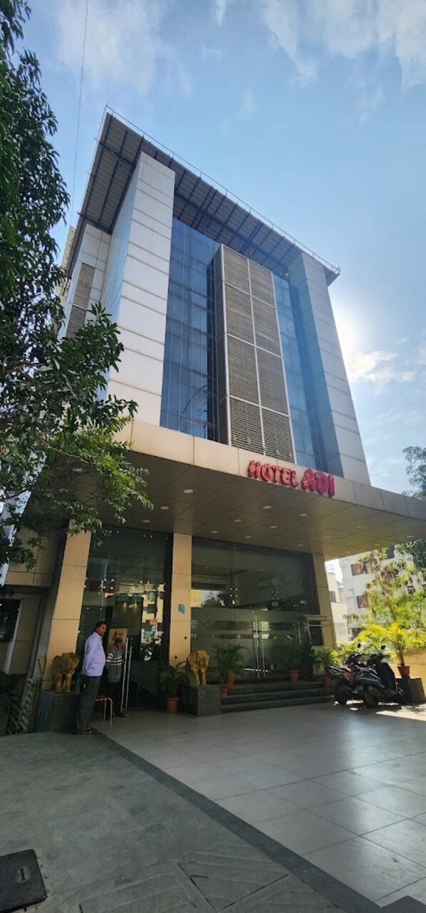 Front of property - Hotel Adi Nagpur (Nagpur)