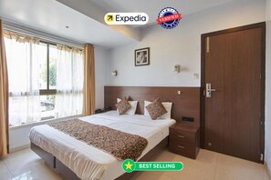 Free WiFi, bed sheets - Hotel Adi Nagpur (Nagpur)