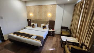 Free WiFi, bed sheets