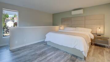 2 slaapkamers, een bureau, een strijkplank/strijkijzer, wifi