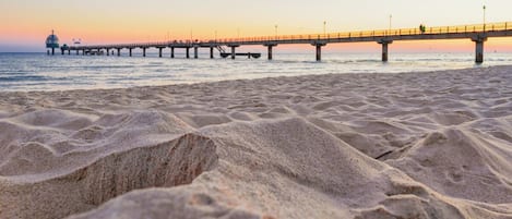 Sur la plage, sable blanc