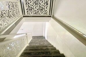 Staircase - Capital O 93973 Kanaya Homestay Syariah (Banguntapan)