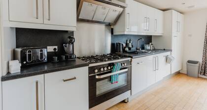 Platform Avenues 5 Bed House