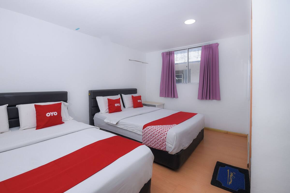 Family Suite | 1 bedroom, laptop workspace, free WiFi, bed sheets