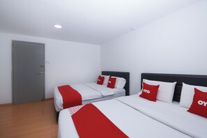 Family Suite | Laptop workspace, free WiFi, bed sheets - OYO 90089 N H Inn  (Miri)