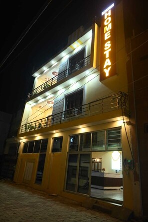 住宿正面