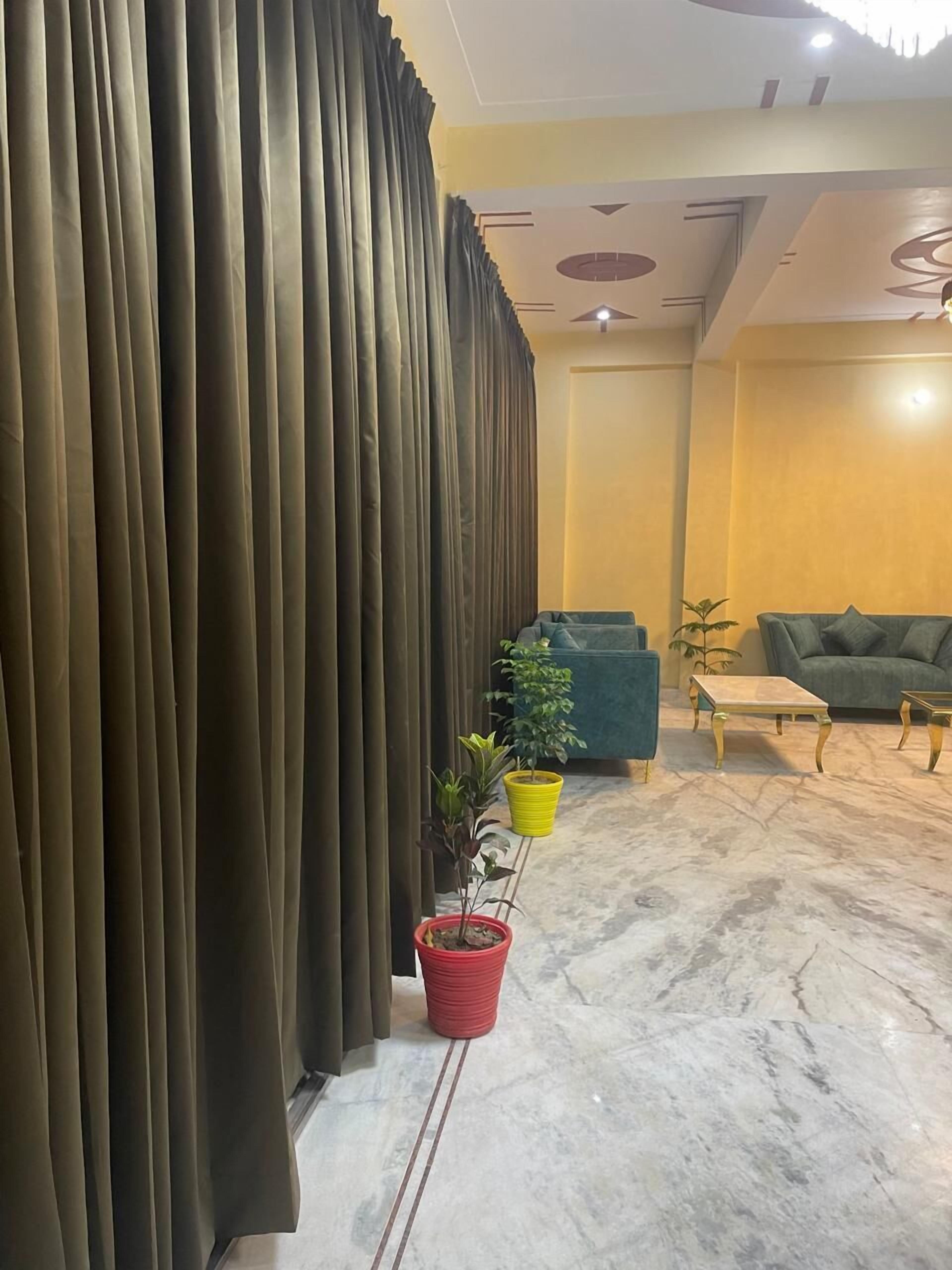 Family Double Room | Living area