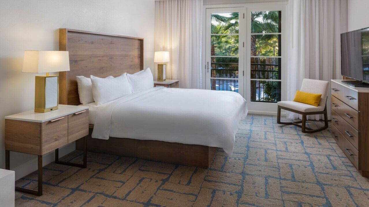 2 chambres, coffres-forts dans les chambres, fer et planche à repasser