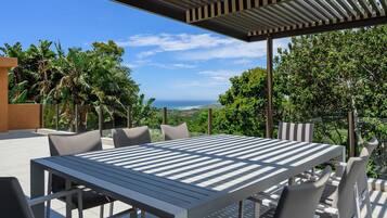Villa « Premier », 4 chambres, piscine privée | Balcon