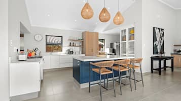 Villa « Premier », 4 chambres, piscine privée | Cuisine privée | CafetiÚre/bouilloire, bouilloire électrique, grille-pain