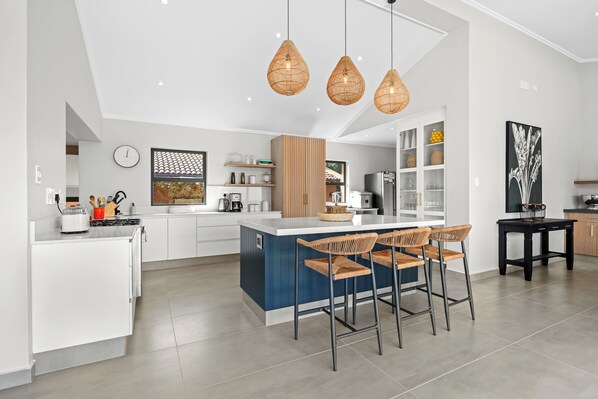 Villa « Premier », 4 chambres, piscine privée | Cuisine privée | Cafetière/bouilloire, bouilloire électrique, grille-pain