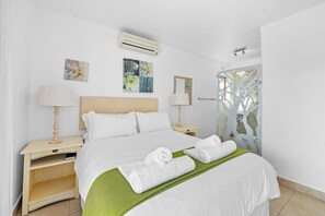 Classic Villa, 3 Bedrooms, Golf View | 3 bedrooms, in-room safe - San Lameer Villa 2532 (Southbroom)