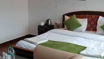 Superior Room | Premium bedding, desk, free wired Internet, bed sheets