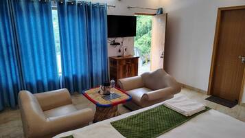 Premium Room | Premium bedding, desk, free wired internet, bed sheets