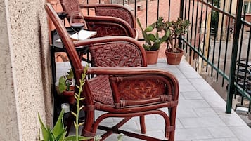 Căn hộ, 2 phòng ngủ, ban công, quang cảnh thành phố | Ban công