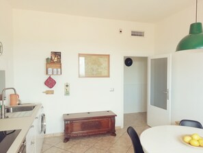 Apartment, 2 Bedrooms, Balcony, City View | Dining
