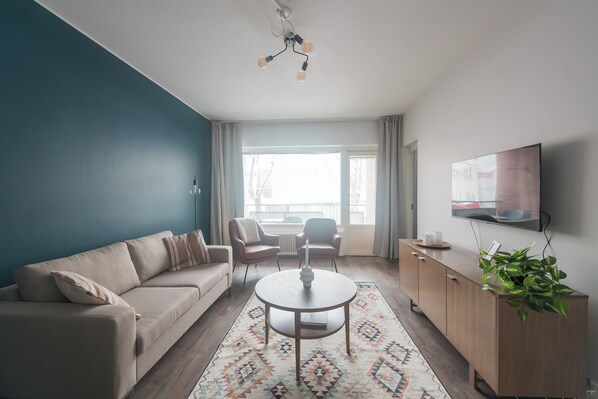 標準公寓 | 起居區 | 32-吋電視,提供有線頻道