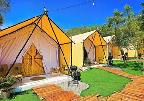 Exterior - sepsukcamp kohlarn (Koh Lan)