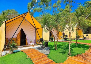 Front of property - sepsukcamp kohlarn (Koh Lan)