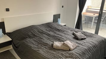 1 bedroom, desk, free WiFi