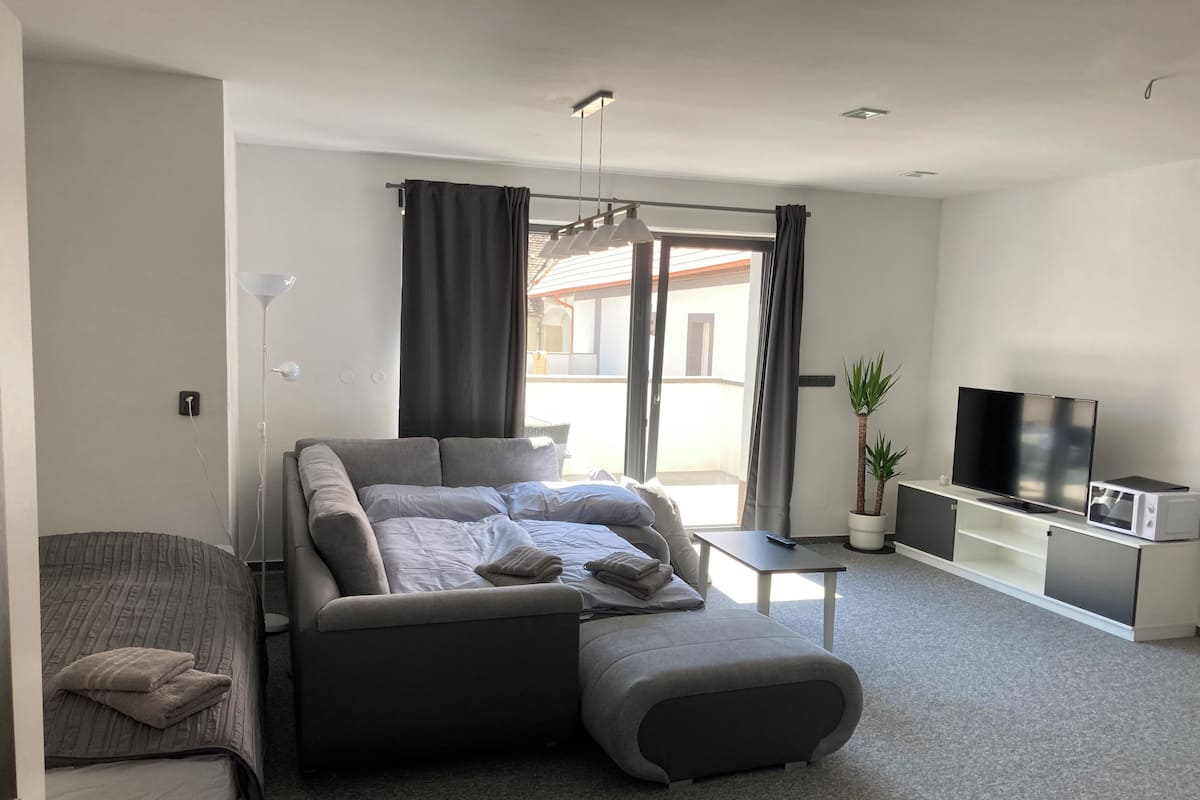 Leilighet – deluxe | Skrivebord og wi-fi (inkludert)
