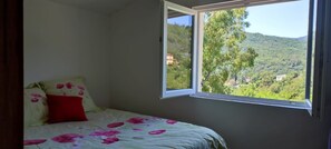 2 sovrum, strykjärn/strykbräda, gratis wi-fi och sängkläder