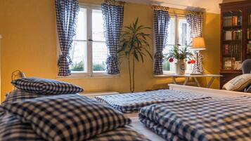 Apartment | 2 bedrooms, individually furnished, iron/ironing board