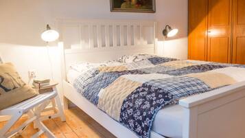 Apartment | 2 bedrooms, individually furnished, iron/ironing board