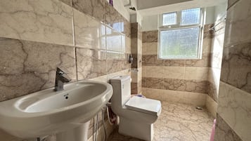 Superior Room | Bathroom
