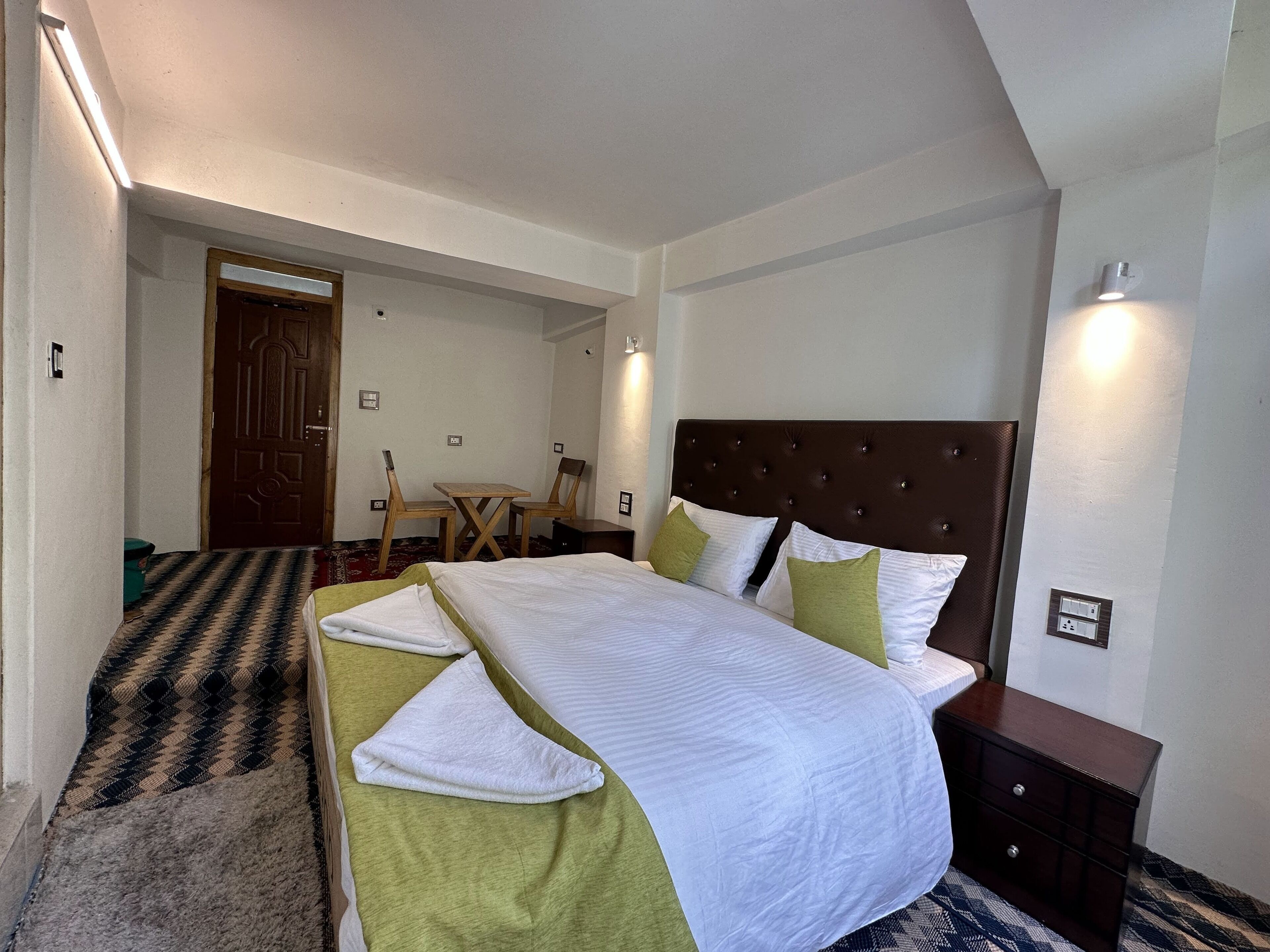 Executive Room | Free WiFi