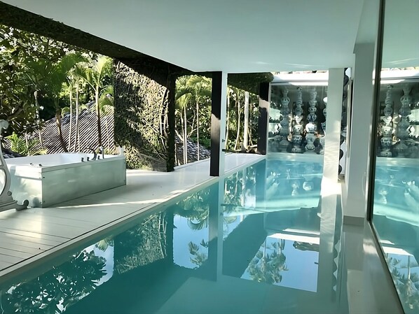Presidential-Zimmer | Badezimmer | Dusche, Handtücher
